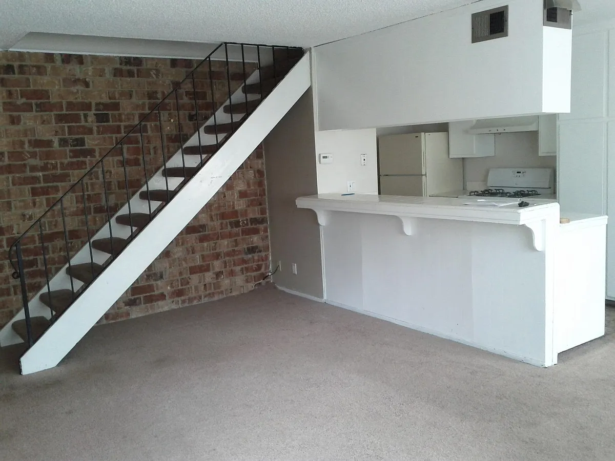 Building Photo - 2110 Arroyo Ct #3