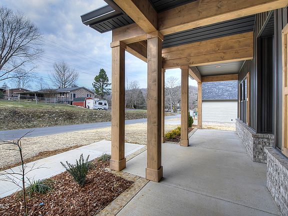 4th image of 1207 Brown Rd