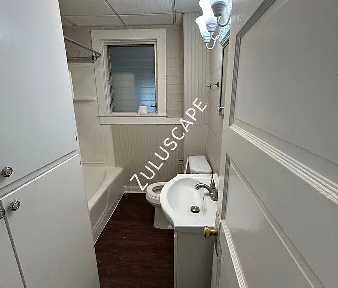 407 W Washington St — Photo 4