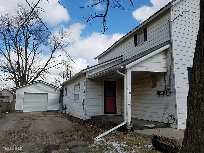 516 E Farming St photo 1