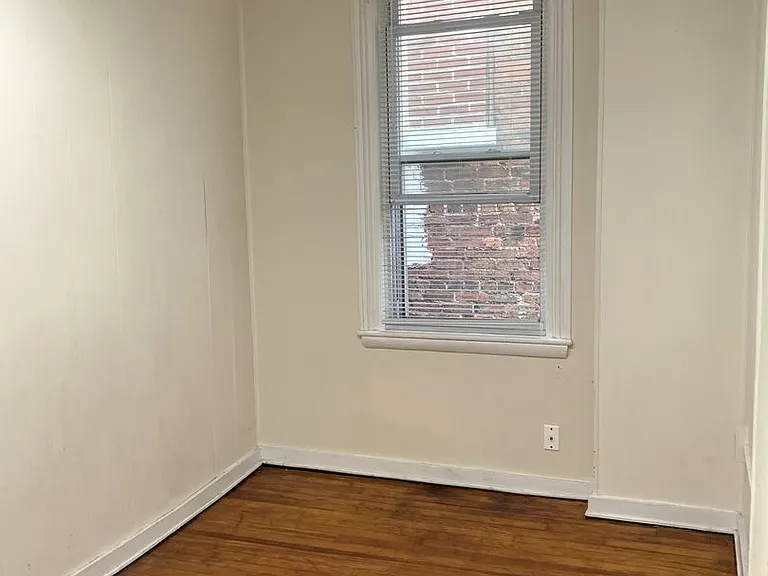 149 S Main St — Photo 7