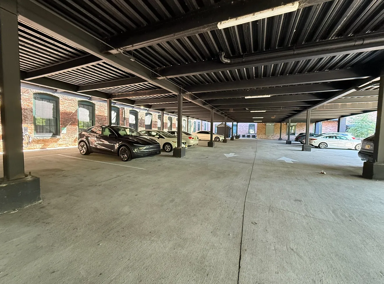 128 Monroe St — Photo 4
