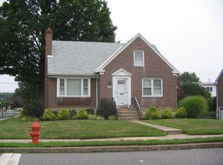 2301 Stanwood St, Philadelphia, PA 19152