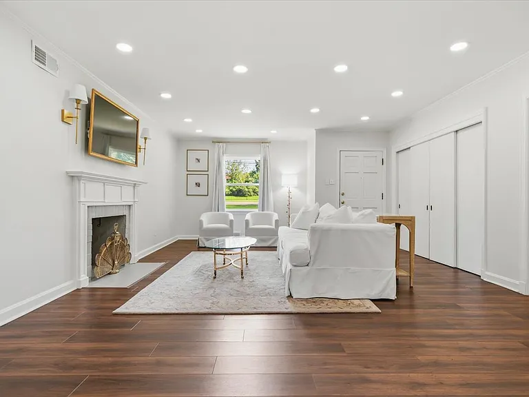 4665 Park Ave — Photo 9