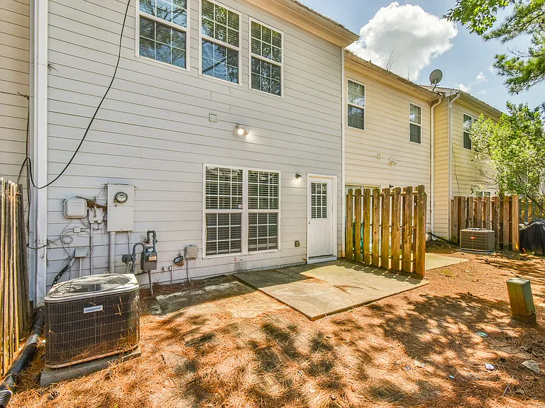 2529 Emma Way — Photo 29