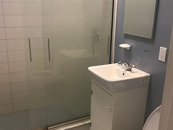 5th image of 119 7th Ave APT 3R