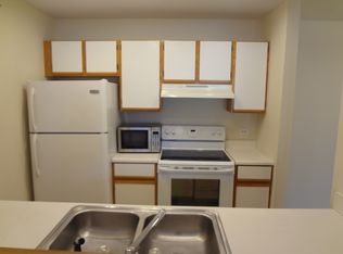 1435 Spring Brook Ct UNIT 1B, Round Lake Beach, IL 60073