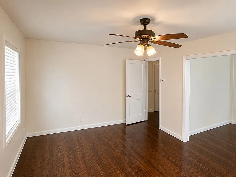407 N Elizabeth St — Photo 4