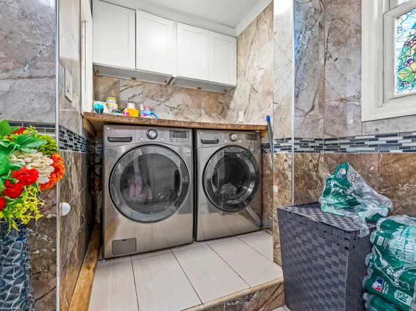 235 East 19th Street image 22 of 24