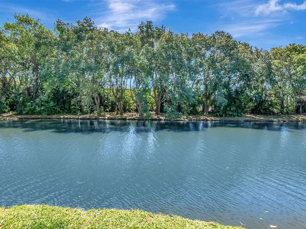 3705 Bridgewood Dr, Boca Raton, FL 33434