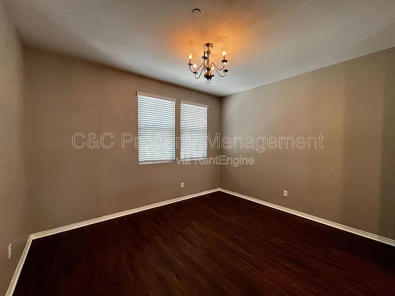 686 S Euclid St — Photo 17