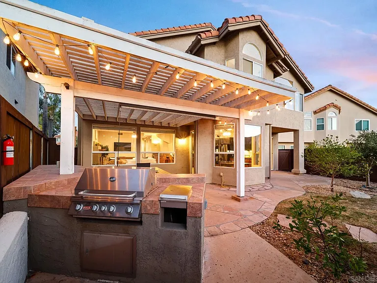 18106 Chieftain Ct — Photo 10