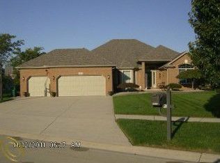 49377 Bulldog Dr, Macomb, MI 48044