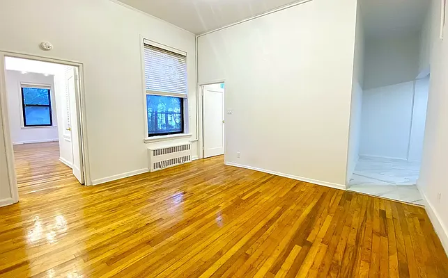 Rented by R New York | media 8