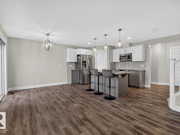 5th image of 3885 Robins Cres NW