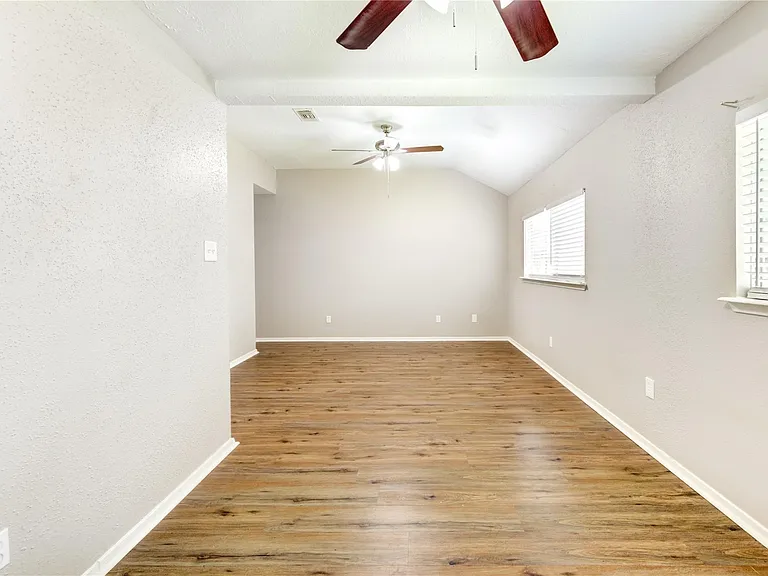 5255 Beaverbrook Dr — Photo 26