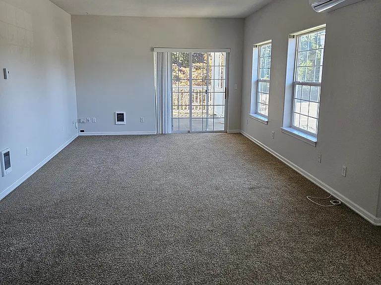554 NW 3rd Ave — Photo 7
