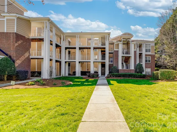 18631 Harborside Dr, Cornelius, NC 28031