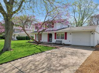 2711 Maplewood Dr, Champaign, IL 61821