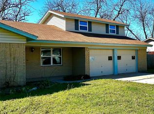 725 Meadowlark Cir, Crowley, TX 76036