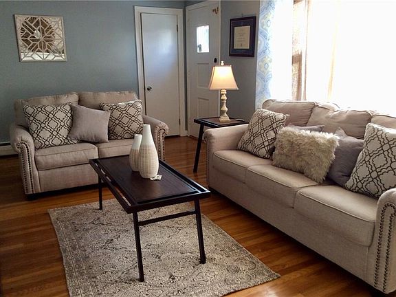 3rd image of 33 Fruit Hill Ave