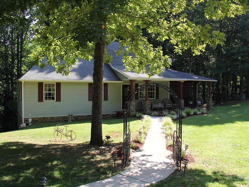 1st image of 425 Chessie Ln