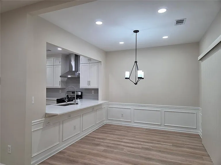 2424 Elkhorn Ter — Photo 2