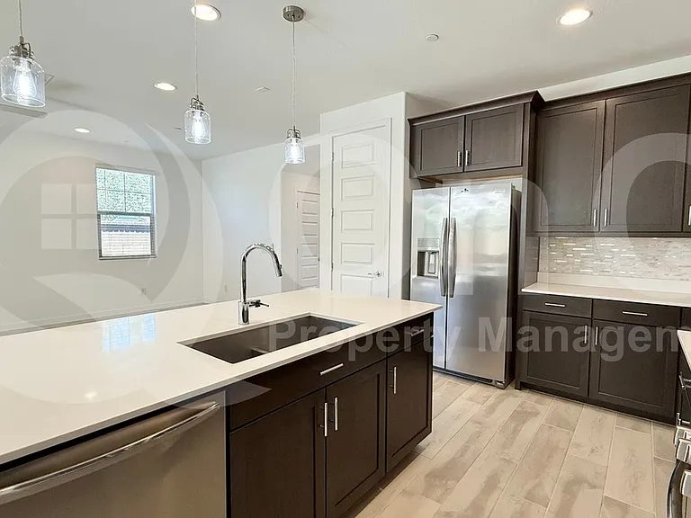 636 S Jacana Ln — Photo 8
