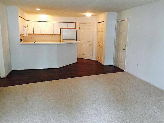 3rd image of 1329 Millbrook Trl