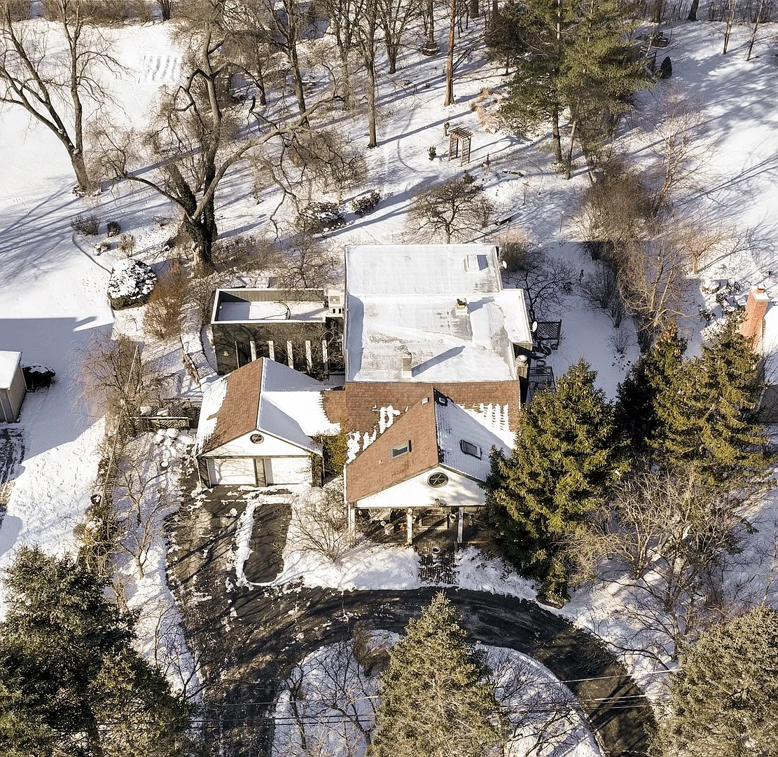 108 N Wheeling Rd photo 1