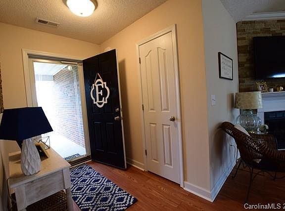 3rd image of 409 Iron Club Dr
