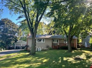 631 Bryant Ave, Barrington, IL 60010