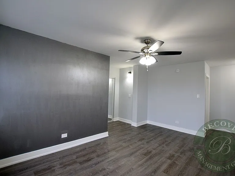 The 1521 Sherwin — Photo 68