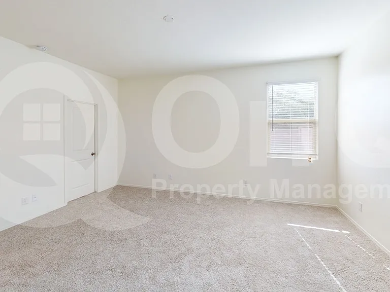 1108 S 5th St — Photo 8