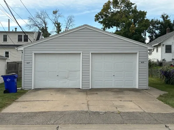 627-629 22nd Ave SW, Cedar Rapids, IA 52404
