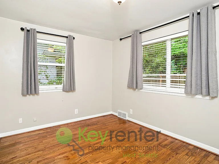 8835 35th Ave SW — Photo 8