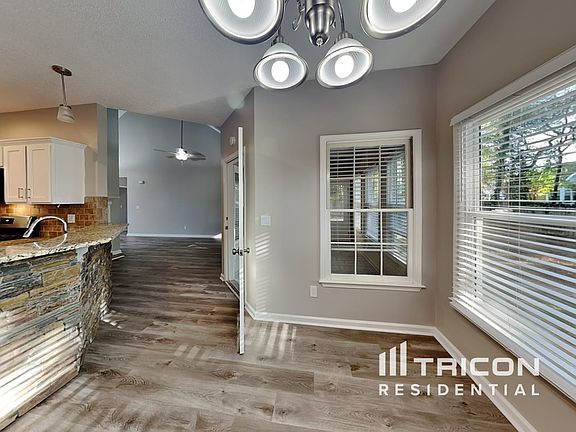 5th image of 7011 Surrey Dr