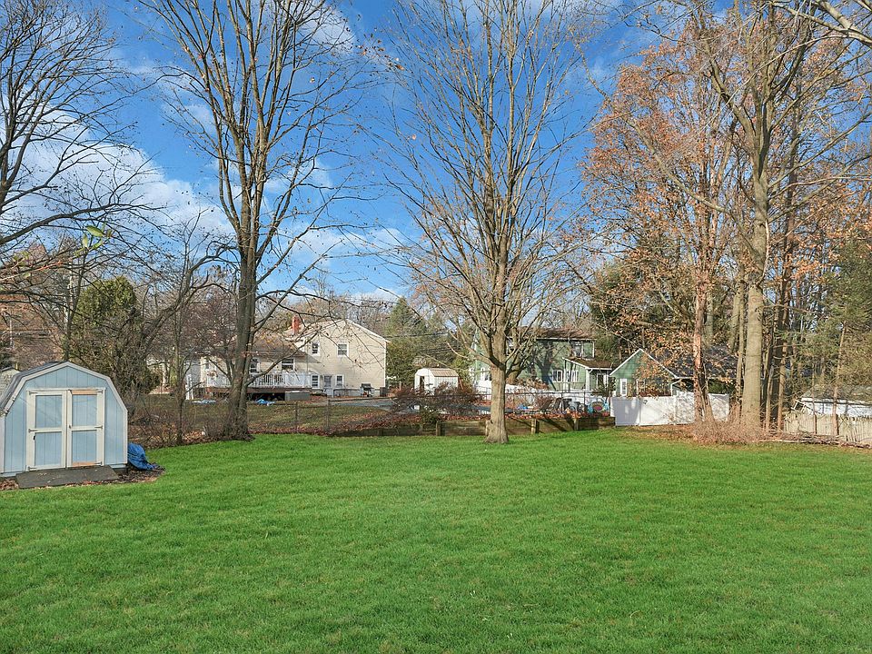 2nd image of 1 Pine Ave