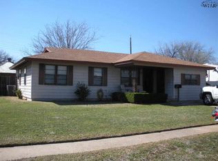 820 Chestnut St, Burkburnett, TX 76354