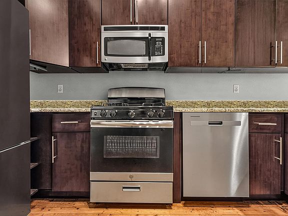 5th image of 229 3rd St #102