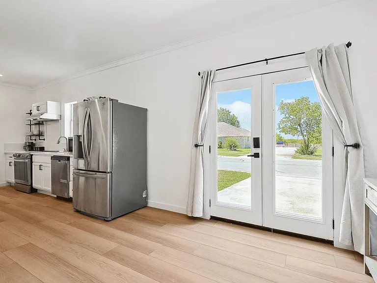 3322 Darby Ln #2 — Photo 3