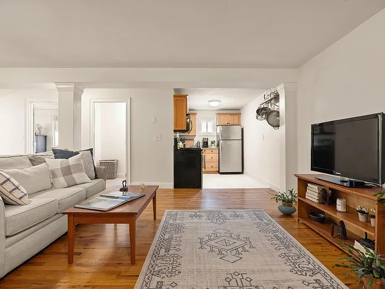 280 E St #1 — Photo 9