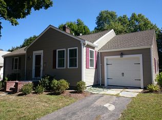 527 Baker St, West Roxbury, MA 02132