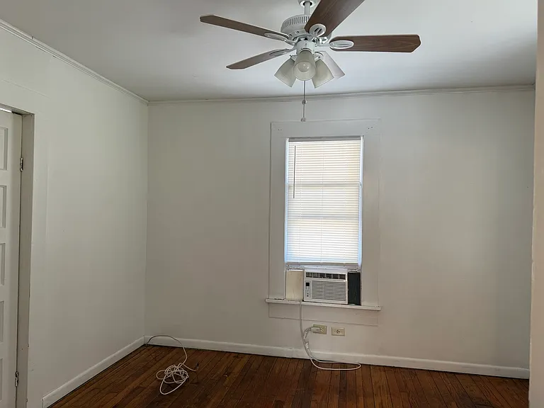 1705 W 7th St — Photo 7