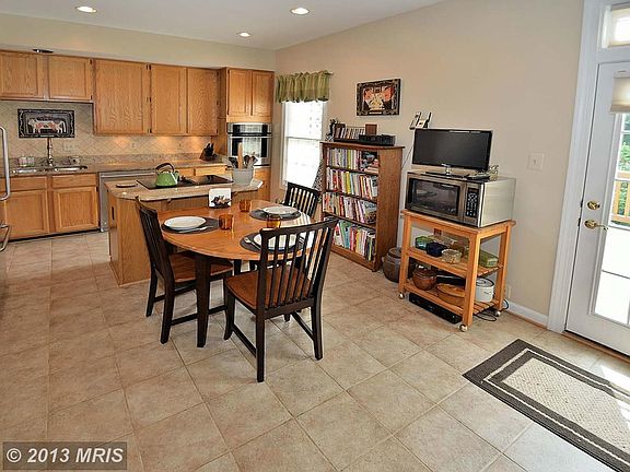 4th image of 46511 Lynnhaven Sq