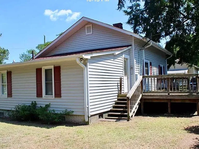 300 Augusta St — Photo 23