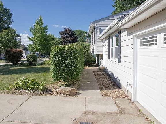 3rd image of 844 Gayer Dr