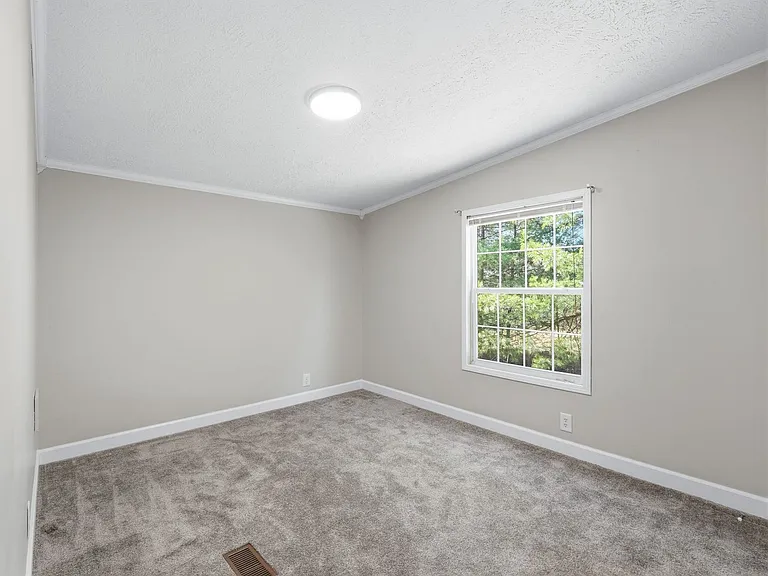 11049 Franklin St — Photo 25
