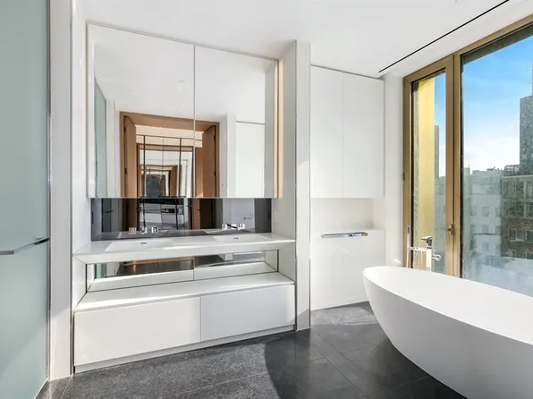 551 West 21st Street image 6 of 6