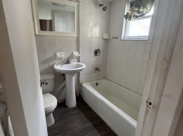 36 Spruce Street image 10 of 15